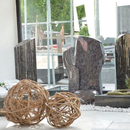 Grabmäler in unserer Ausstellung