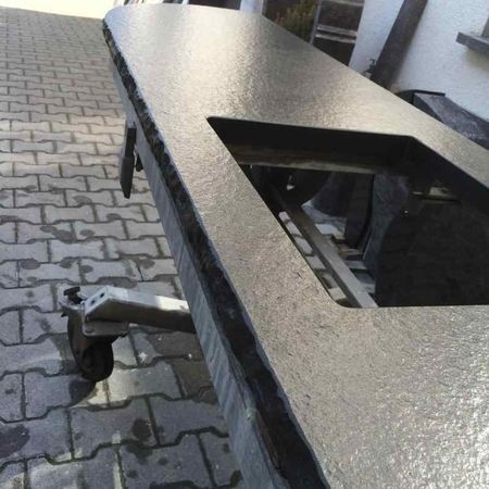 Bossierte Kante Nero Assoluto Naturstein