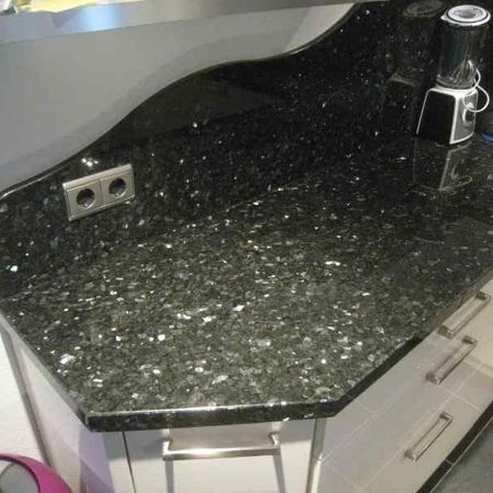 Küchenarbeitsplatte aus Labrador Blue poliert