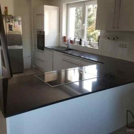 Küchenarbeitsplatte aus Nero Assoluto 2cm poliert