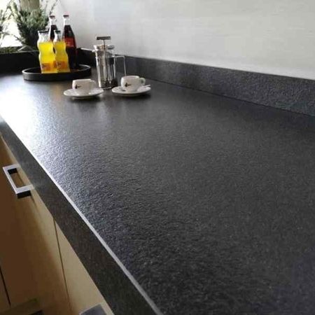 Küchenarbeitsplatte aus Nero Assoluto antik