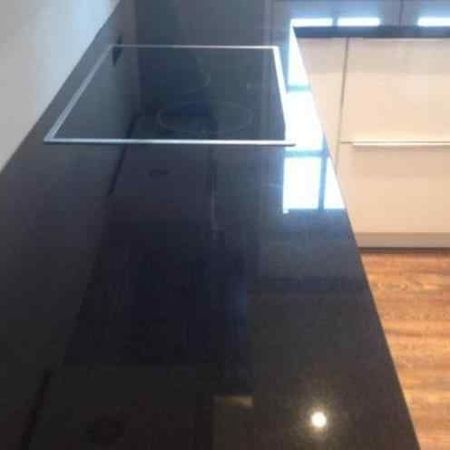 Küchenarbeitsplatte aus Nero Assoluto poliert