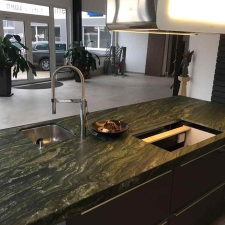 Küchenarbeitsplatte aus Verde Candeias satiniert